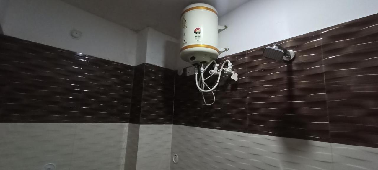 Sainik Guest House 500Mtr From Medanta Hospital Lucknow Bagian luar foto